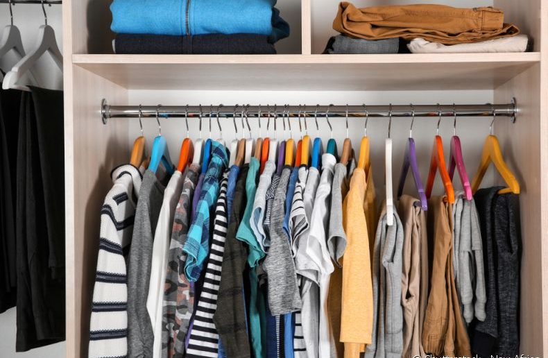 5 Dicas para organizar o closet e guarda-roupa.