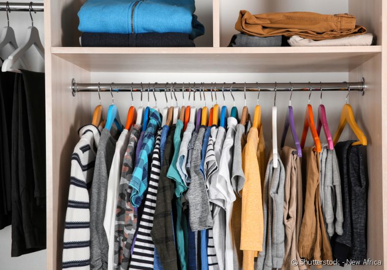 5 Dicas para organizar o closet e guarda-roupa.
