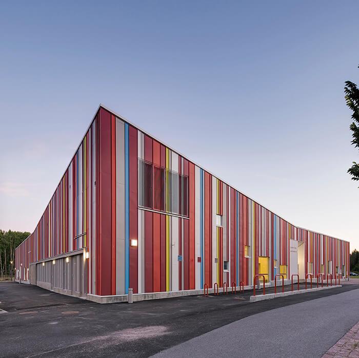 Quina do prédio colorido que abriga creche na Finlândia