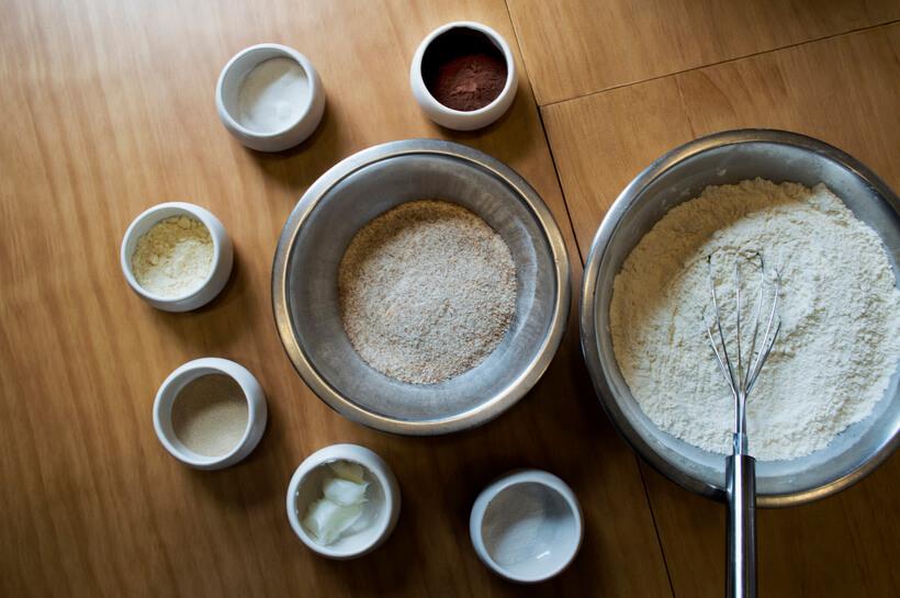 ingredientes para a receita de pao de cacau