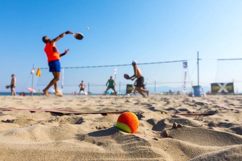 Vai de praia? 10 esportes para praticar na areia
